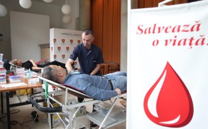 Zeci de angajați ai Consiliului Județean Timiș au donat sânge