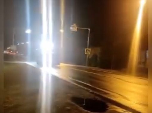 Peste 680 de tone de material antiderapant, răspândite pe drumurile naționale din zona de vest (video)