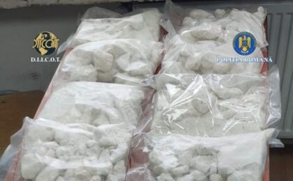 Un olandez a fost prins în România cu 12 kilograme de droguri „zombie”