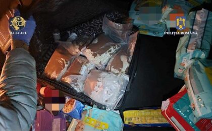 Șase kilograme de cristal, droguri de mare risc, confiscate de DIICOT Caraș-Severin