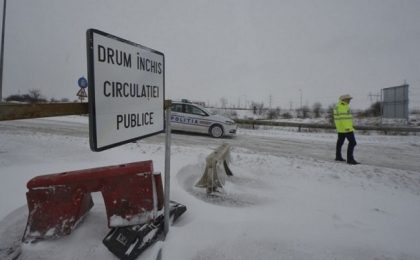 Restricții de circulație din cauza zăpezii și a unor lucrări