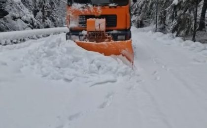 Drum naţional închis în judeţul Hunedoara, din cauza zăpezii (video)