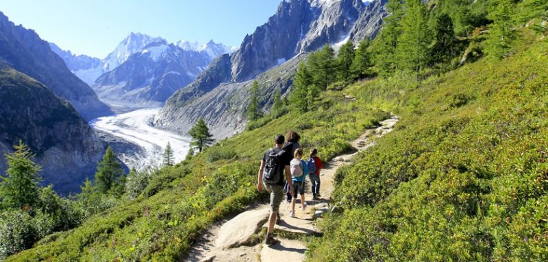 Salvamont: 10 reguli esențiale pentru o drumeție în siguranță pe munte