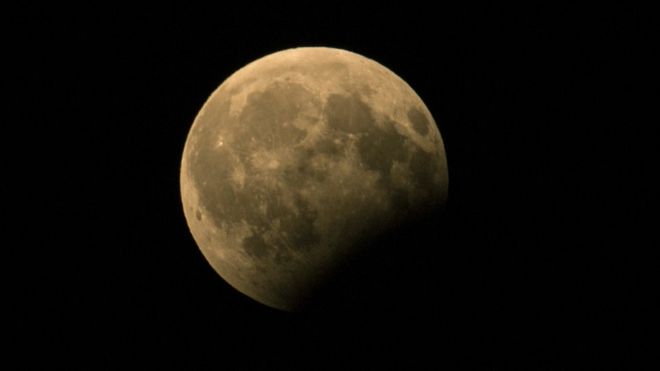Cea mai lungă eclipsă lunară parțială din acest secol are loc în noiembrie 2021
