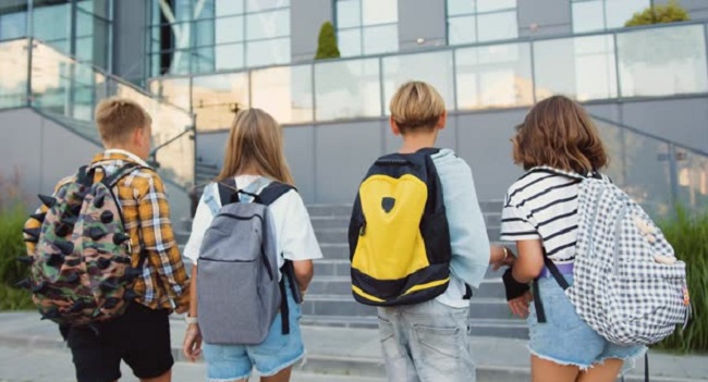 Peste 3.000 de elevi din Timișoara şi judeţ vor merge la școală în două schimburi. Lista unităţilor vizate