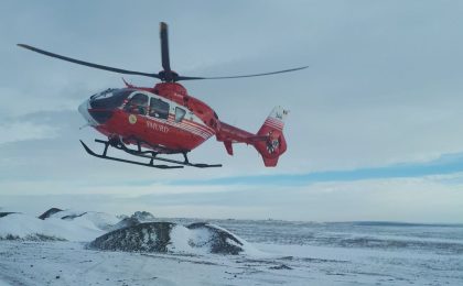 Schior rănit pe pârtie pe Muntele Mic, preluat de un elicopter SMURD