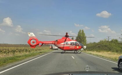 Coliziune între trei autoturisme pe DN7. Intervine elicopterul SMURD