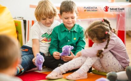 “Să fim prieteni - Fără Bullying”. Salvați Copiii România derulează un amplu program antibullying, în 60 de grădinițe