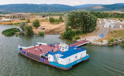 Un feribot pentru weekend, pe Dunărea bănățeană