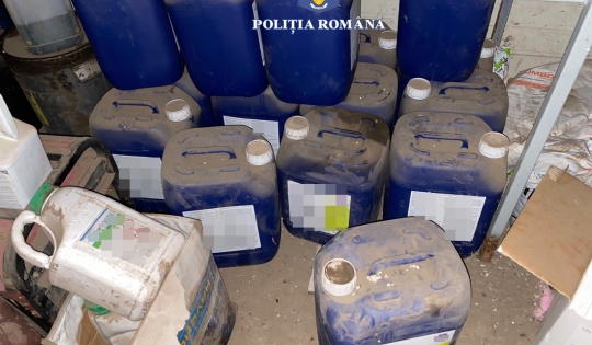 Aproape 200 de litri de produse pentru protecția plantelor, confiscate de polițiști la Sânmartinu Sârbesc, Șag și Diniaș