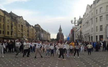 Flashmob la Timișoara, în deschiderea Festivalului Educației din Timiș (video)