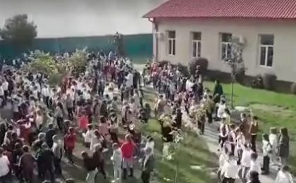 Flashmob la Școala Gimnazială Dumbrăvița