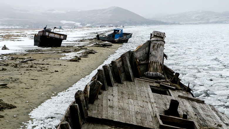 Flotila-fantomă din Coreea de Nord eșuată de-a lungul coastei rusești. Imagini rare din „Cimitirul Piraților”