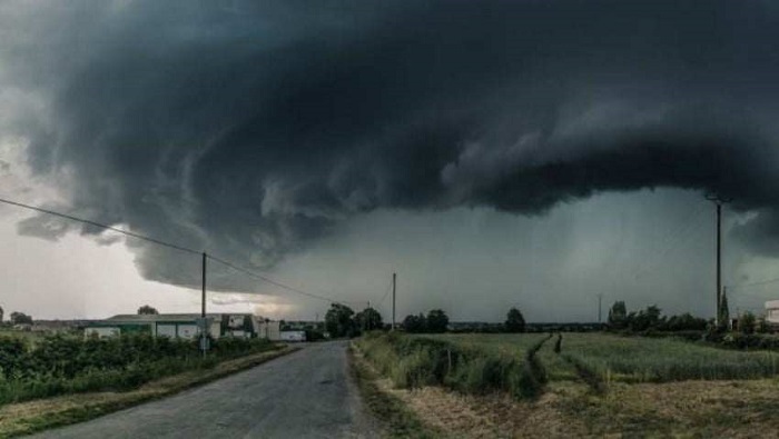 Caniculă și furtuni în România. Coduri galbene emise de meteorologi