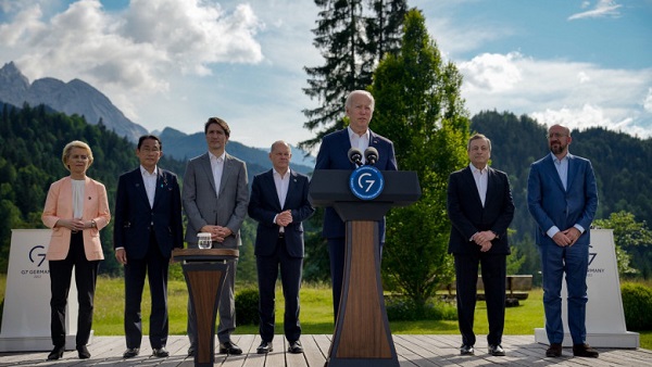 Liderii G7 au convenit să analizeze introducerea unor plafonări de preț la importurile de petrol și gaze rusești pentru a încerca să limiteze capacitatea Moscovei de a finanța războiul în Ucraina, au declarat marți oficialii G7.
