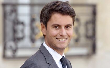 Gabriel Attal a devenit cel mai tânăr premier din istoria Franței