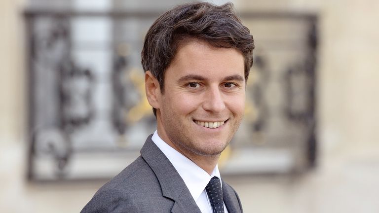 Gabriel Attal a devenit cel mai tânăr premier din istoria Franței