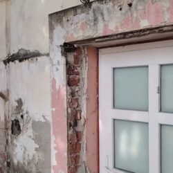 La Timișoara, școala începe cu promisiuni false, nemulțumiri vechi, clase comasate și clădiri în paragină. FOTO şi VIDEO