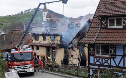 Trei copii morți în Germania, într-un fost restaurant cuprins de flăcări. Poliția suspectează că ar fi români