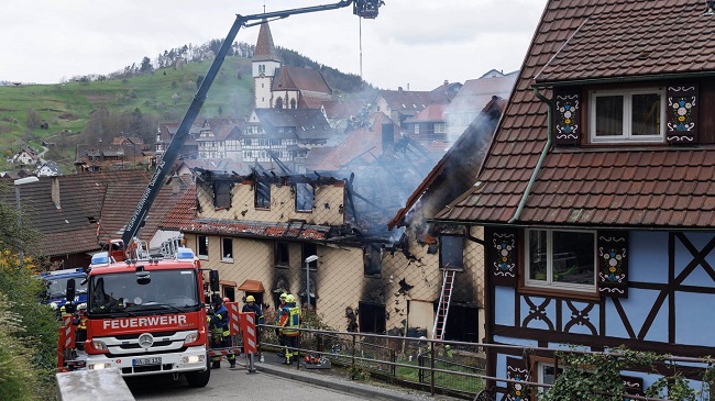 Trei copii morți în Germania, într-un fost restaurant cuprins de flăcări. Poliția suspectează că ar fi români