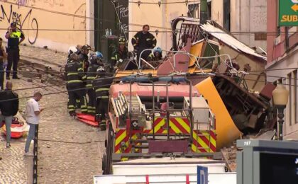 Tragedie în Lisabona. Funicularul Gloria s-a prăbușit. Cel puțin 15 morți și 18 răniți. VIDEO