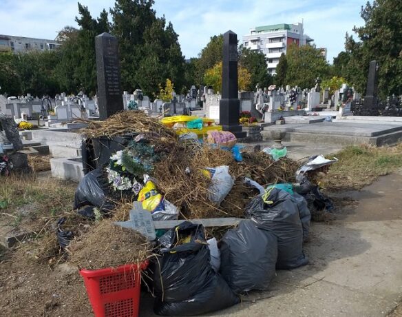 Munți de gunoaie și deșeuri zac în cimitirele din Timişoara administrate de Horticultura SA