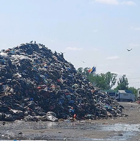 Consilierii locali din Arad au aprobat preluarea a 35.000 de tone de deşeuri pe an din judeţul Timiş 1 Consilierii locali din Arad au aprobat preluarea a 35.000 de tone de deşeuri pe an din judeţul Timiş