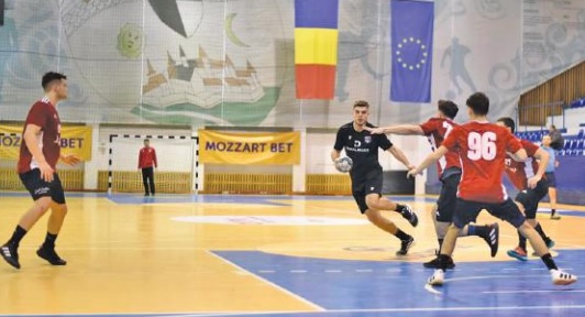 Program definitivat pe semicerc