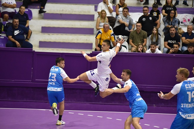 Handbaliștii alb-violeți joacă în epilogul etapei a 3-a