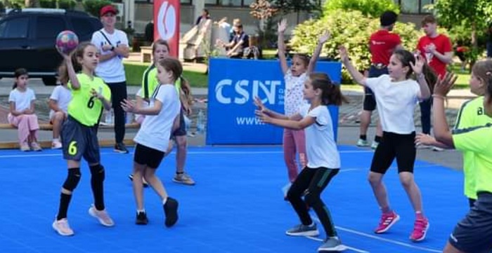 "Handbal ca la carte" - turneu cu peste 370 de copii, la Timişoara
