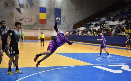 Handbaliştii alb-violeţi joacă la Timişoara cu CSM Vaslui, în Liga Naţională