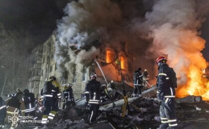 Cel puțin 10 morți în Harkov, după ce o rachetă rusească a lovit un bloc de locuințe