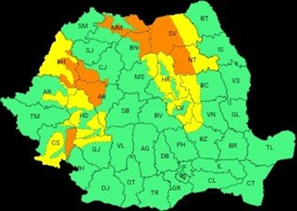 Cod galben şi portocaliu de viscol în zonele montane din Caraş-Severin. Turiştii nu ţin cont de avertizarea meteorologilor