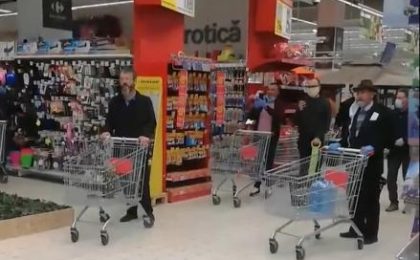 Auchan şi Penny, amendate în total cu 6,3 milioane de lei, din cauza produselor expirate, mizeriei și gândacilor. Cinci magazine au fost închise temporar