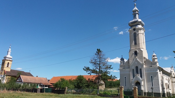 ”Vai și-amar”, în satul cu două biserici