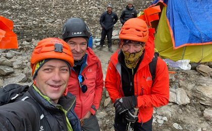 Horia Colibășanu și Marius Gane au revenit în România, după ce au oprit expediţia în Himalaya la 7000 de metri, din cauza unei avalanşe