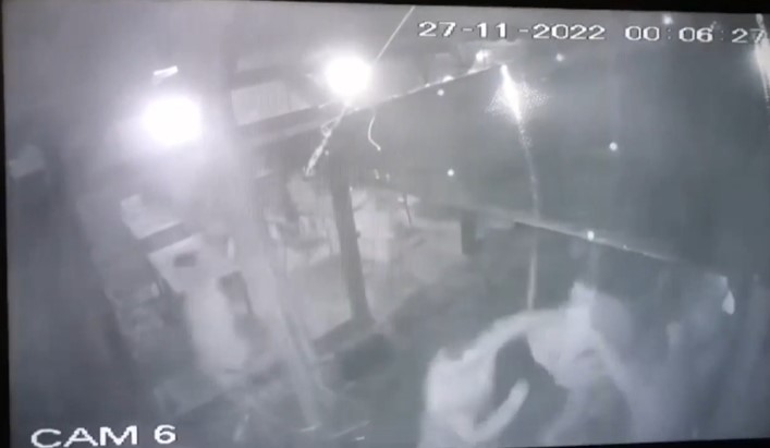 Primele imagini video cu liberalii din Iecea Mare atacați cu bâte