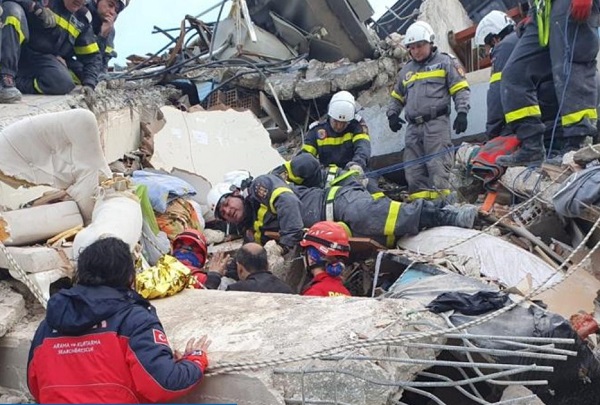 4 oameni salvați de români, în urma seriilor de cutremure din Turcia