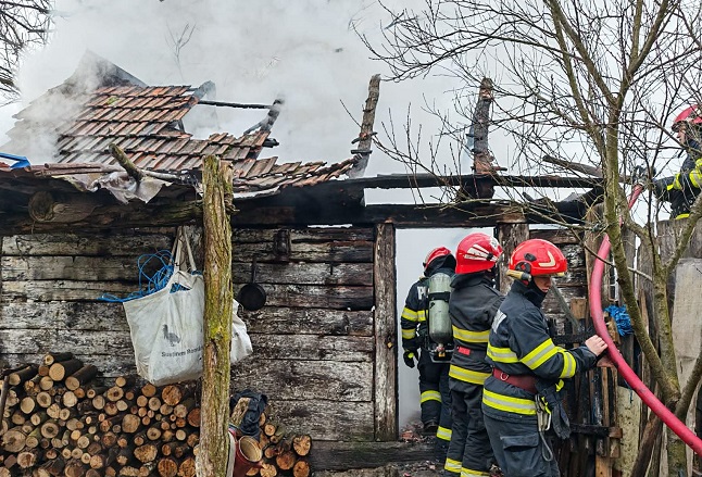 Ore pline pentru pompierii militari