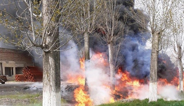 Incendiu de Paști, în vestul țării. Un copil s-a jucat cu focul și a făcut scrum 200.000 de lei