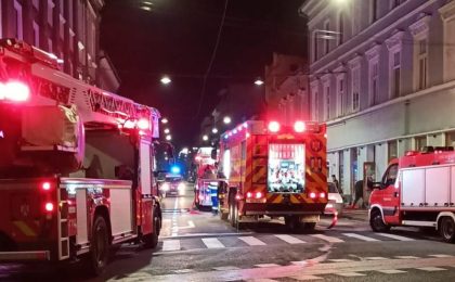 Incendiu la restaurant 13 Incendiu violent în Timișoara. Intervin 7 mașini de pompieri și un echipaj SMURD