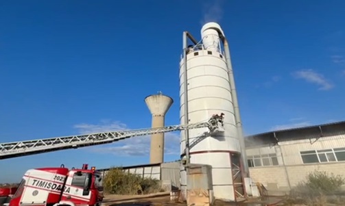 Incendiu la un siloz, în Timiş. Peste 60 de oameni s-au autoevacuat. Update: Incendiul a fost lichidat