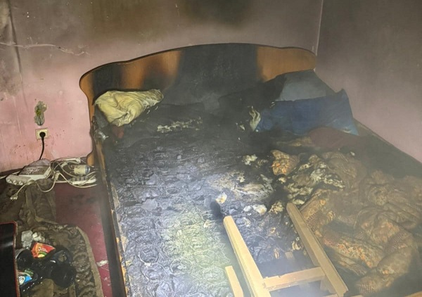 Un bărbat a murit în apartamentul său cuprins de flăcări. 30 de persoane au fost evacuate din bloc