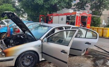 Două incendii la autoturisme, în Timiș. Cauza declanșării acestora 15 Două incendii la autoturisme, în Timiș. Cauza declanșării acestora