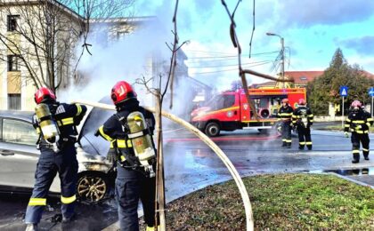 O maşină a luat foc în trafic, la Timişoara