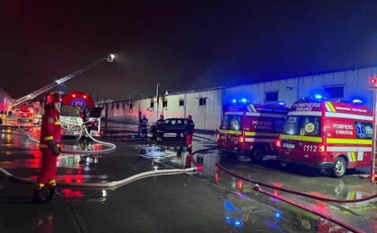 Incendiu puternic la o hală de producție din Timișoara