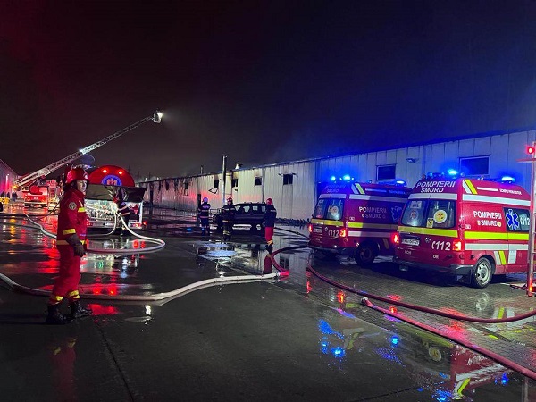 Incendiu puternic la o hală de producție din Timișoara
