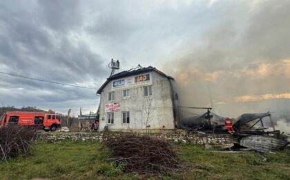 Incendiu puternic într-o localitate din Caraş-Severin