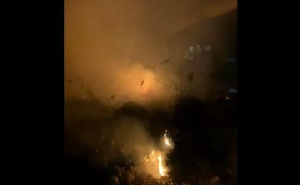 Incendiu cu degajare mare de fum toxic în vestul țării (video)