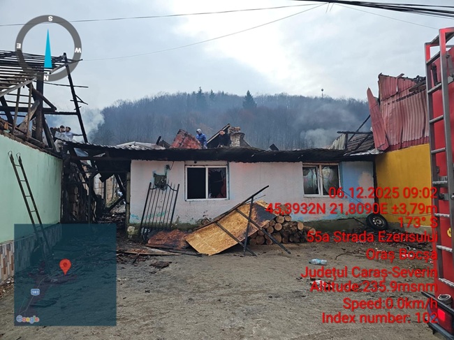 Incendiu de amploare la Bocșa, patru gospodării afectate (foto) 3 Incendiu de amploare la Bocșa, patru gospodării afectate